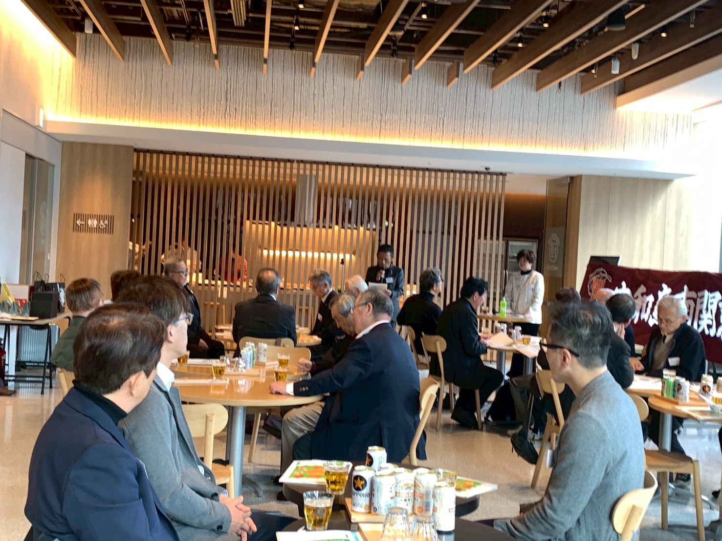 会場整理後の残席者記念写真