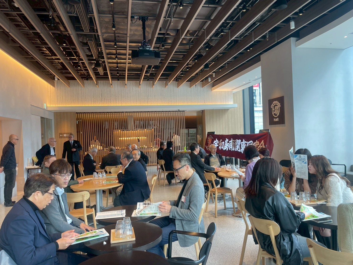 宇和島南同窓会会場風景