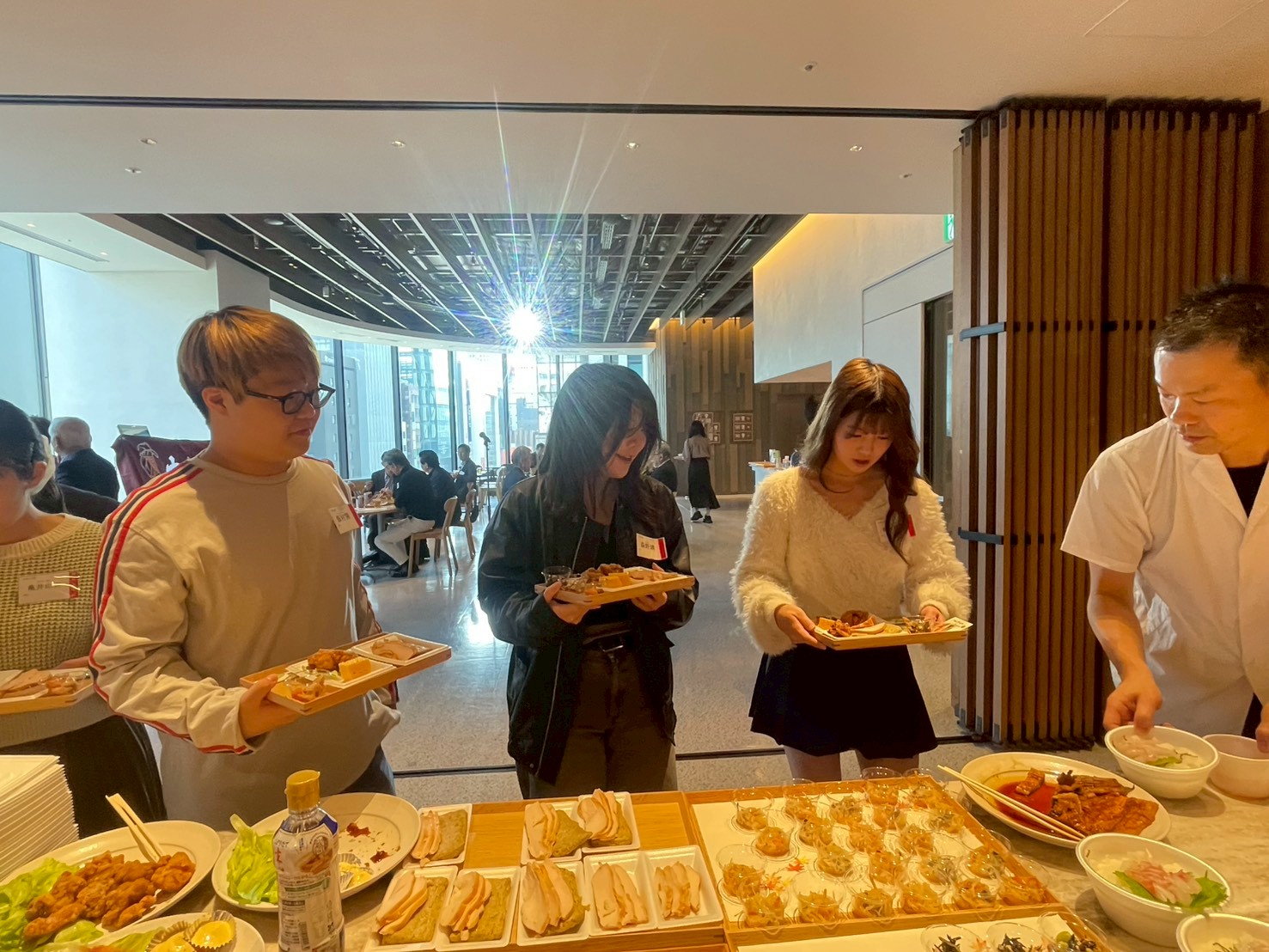 会場整理後の残席者記念写真